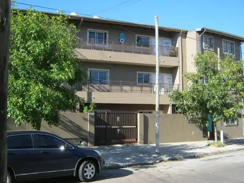 15 De Agosto 2000, Piso 1°