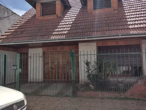 DEPARTAMENTO DE 3 AMB.TIPO CASA INTERNO APTO CREDITO