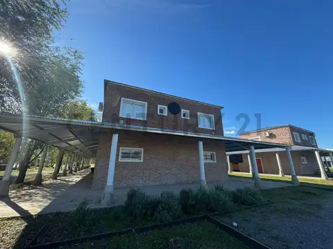 CABALLERIZAS DE POLO CON 3 DEPARTAMENTOS