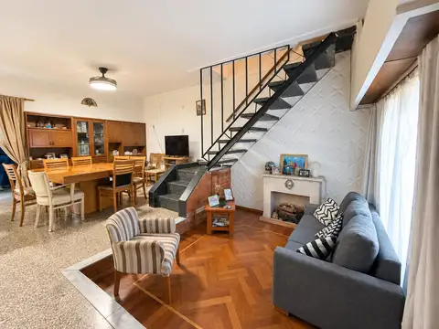 Casa 6 ambientes con 3 baños