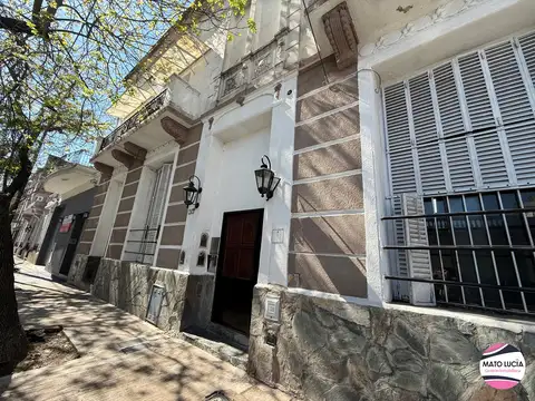 DEPTO 1 X ESCALERA 2 AMB -MUY BUENA UBICACION - TERRAZA