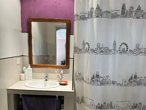 ¡Oportunidad! Casa con parque en el Barrio El Candil - Las Dalias  al 2300