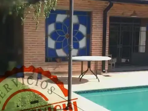 Vendemos CASAS +HERMOSO QUINCHO +PISCINA. EN VILLA FABIANA S