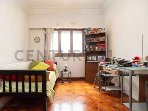 Oficina 5 ambientes con 2 baños