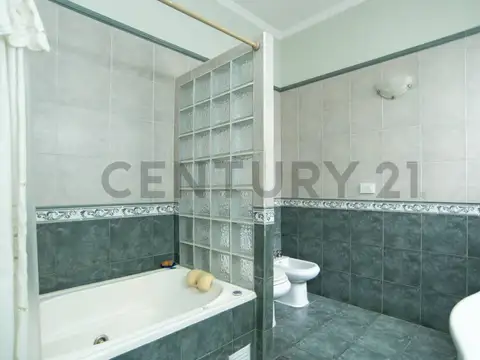 47 e 17 y 18 1100, Piso 0