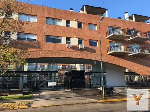 Cochera en venta - 12Mts2 - San Isidro