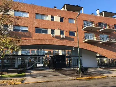 Cochera en venta - 12Mts2 - San Isidro
