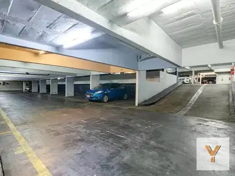Cochera en venta - 12Mts2 - San Isidro