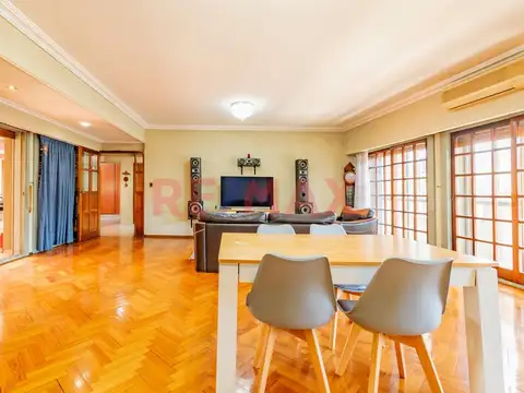 Departamento 7 ambientes con 3 baños