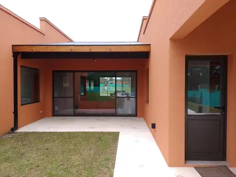 Casa en Venta en Countries y Barrios Cerrados en Campana, USD 215.000