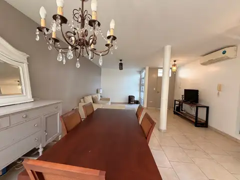 VENTA CASA DUPLEX 4 AMBIENTES EN BANFIELD