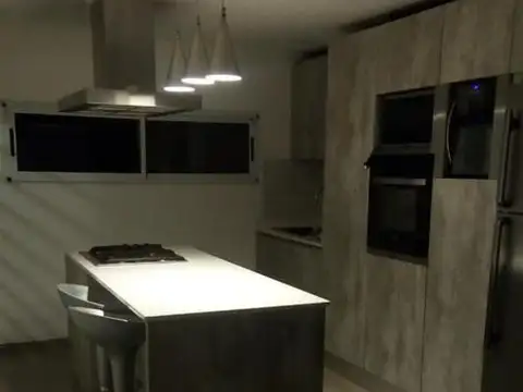 VENTA / PERMUTA - Casa - 2 dormitorios, jardín y piscina - Soldini, Santa Fe