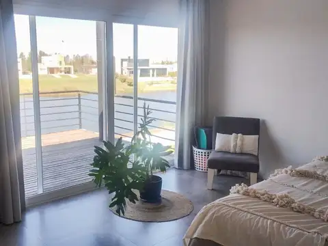 Casa 7 ambientes con 3 baños