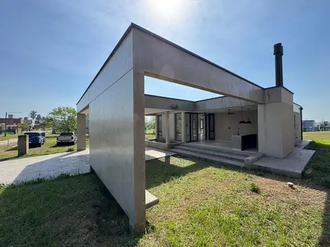 Casa a estrenar en "Country Labradores 1", Los Nogales