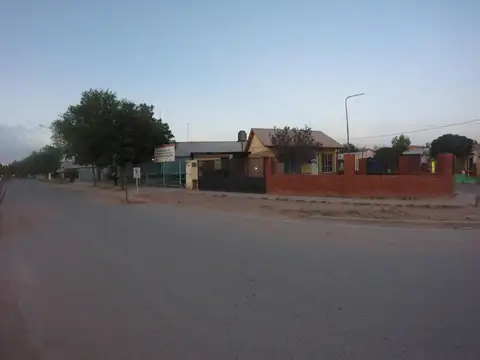 Alquilo casa de 3 dormitorios solo para empresa.