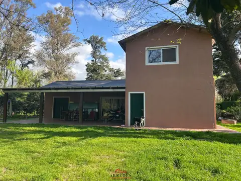 Venta · Casa  4 ambientes · Lote de 2316 m2 · Los Pinos 100