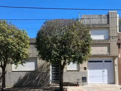 VENTA CASA 3 HABITACIONES,  BARRIO VELEZ SARSFIELD
