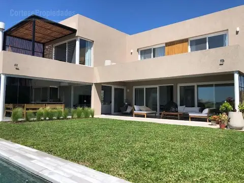 Casa en Alquiler en El Cantón - Barrio Islas, USD 2.600