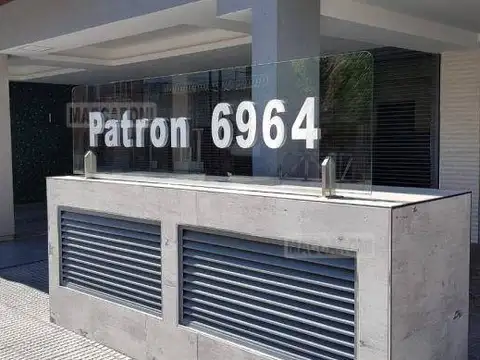 Venta cocheras descubiertas en edificio de categoría