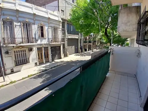 Humberto Primo 2000, Piso 1