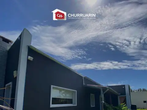 Casa con pileta en venta - Pago chico