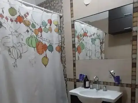 Depto Tipo Casa 4 ambientes con 2 baños