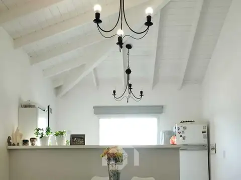 Casa 3 ambientes con 2 baños