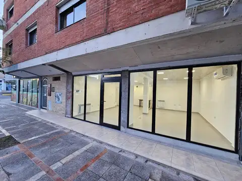 Rivadavia al 800
