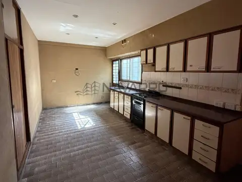 Casa en Alquiler en Ramos Mejía, $ 1.400.000