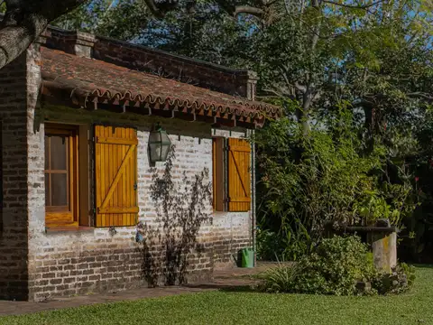 Casa 7 ambientes con 2 baños