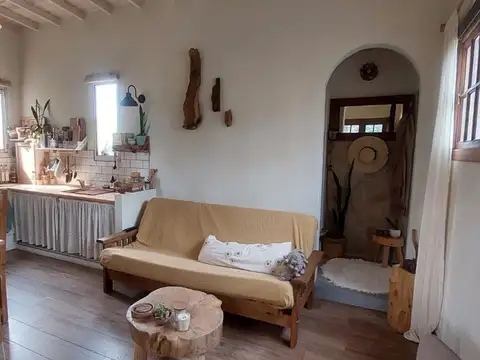 Casa 2 ambientes con 1 baño