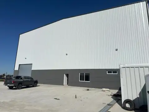 Nava Industrial dentro de Polo Industrial Spegazzini