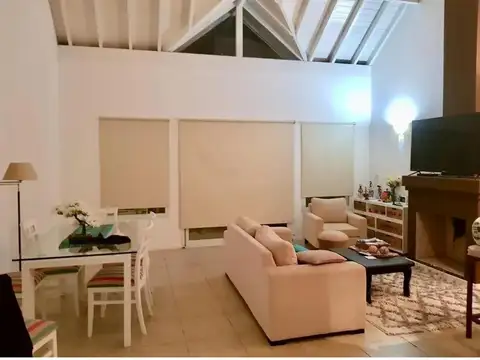 Casa 5 ambientes con 4 baños