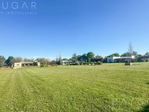 Casa en Venta con 4 cocheras