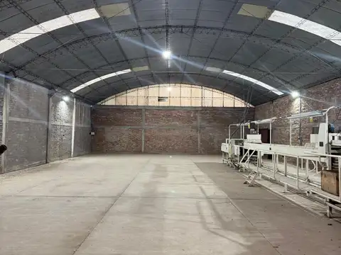 ESTUPENDO GALPÓN 916 m2 CUBIERTOS EN AGRELO, LUJÁN