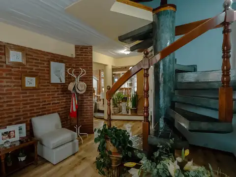 Casa 5 ambientes con 3 baños