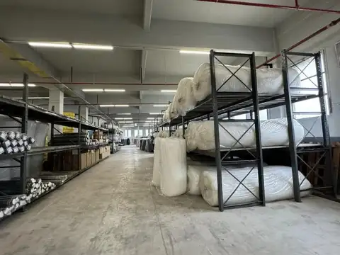 Alquiler Depósito en  Villa Lugano / Mataderos de 4170mts Mixtura 3