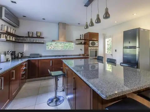 Casa en Alquiler al Noroeste