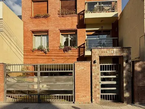 Alberto Vignes 1342 , Piso 1