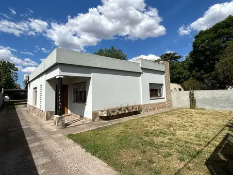 CASA EN VENTA EN VIÑA ARRECIFES CON PATIO