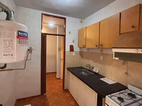CASA EN VENTA EN RIVADAVIA 3 DORMITORIOS, ESCRITORIO Y COCHERA PARA 2 VEHICULOS