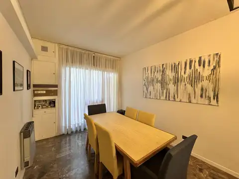 Casa 6 ambientes con 2 baños