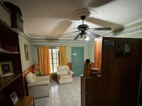 Casa 3 ambientes con 2 baños