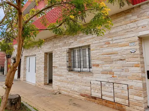 PH 3 Ambientes al Frente con Cochera, Patio y Parrilla | Sin Expensas