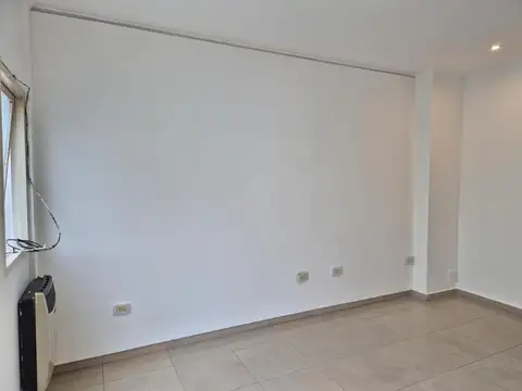 14 Entre 63 Y 64 , Piso PB