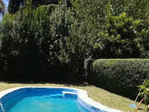 Venta de Casaquinta con pileta en Tortuguitas