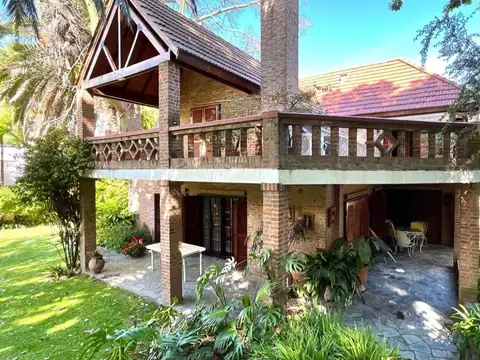 Casa en venta de vías a Maipú. Barrio Vicente López.
