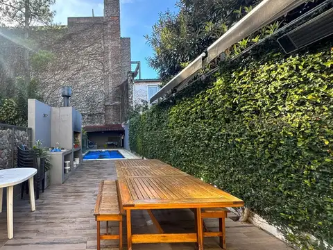 Venta Triplex 4 ambientes jardín y pileta Florida