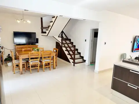 Casa en Venta con 5 cocheras