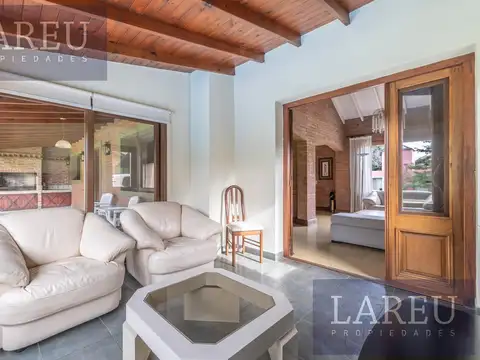 Casa 7 ambientes con 3 baños